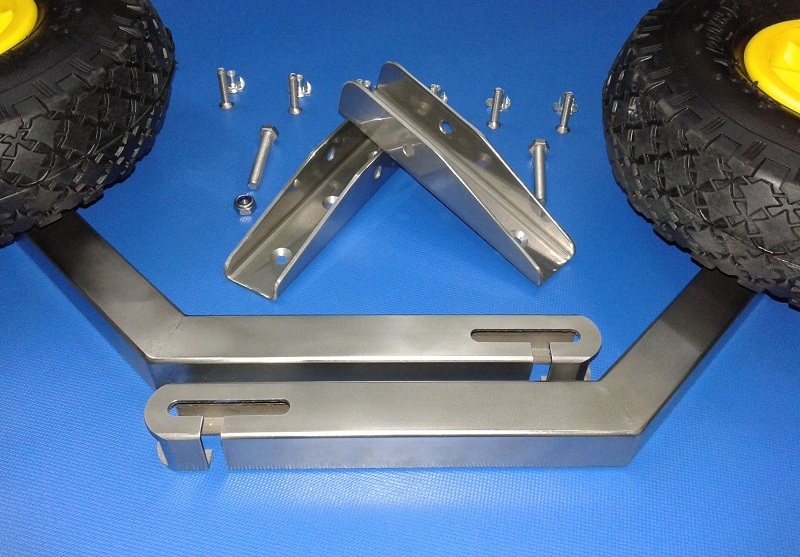 Trantsevyye kolesa dlya lodki pvkh legkos"yemnyye iz nezhaveyki kt1n