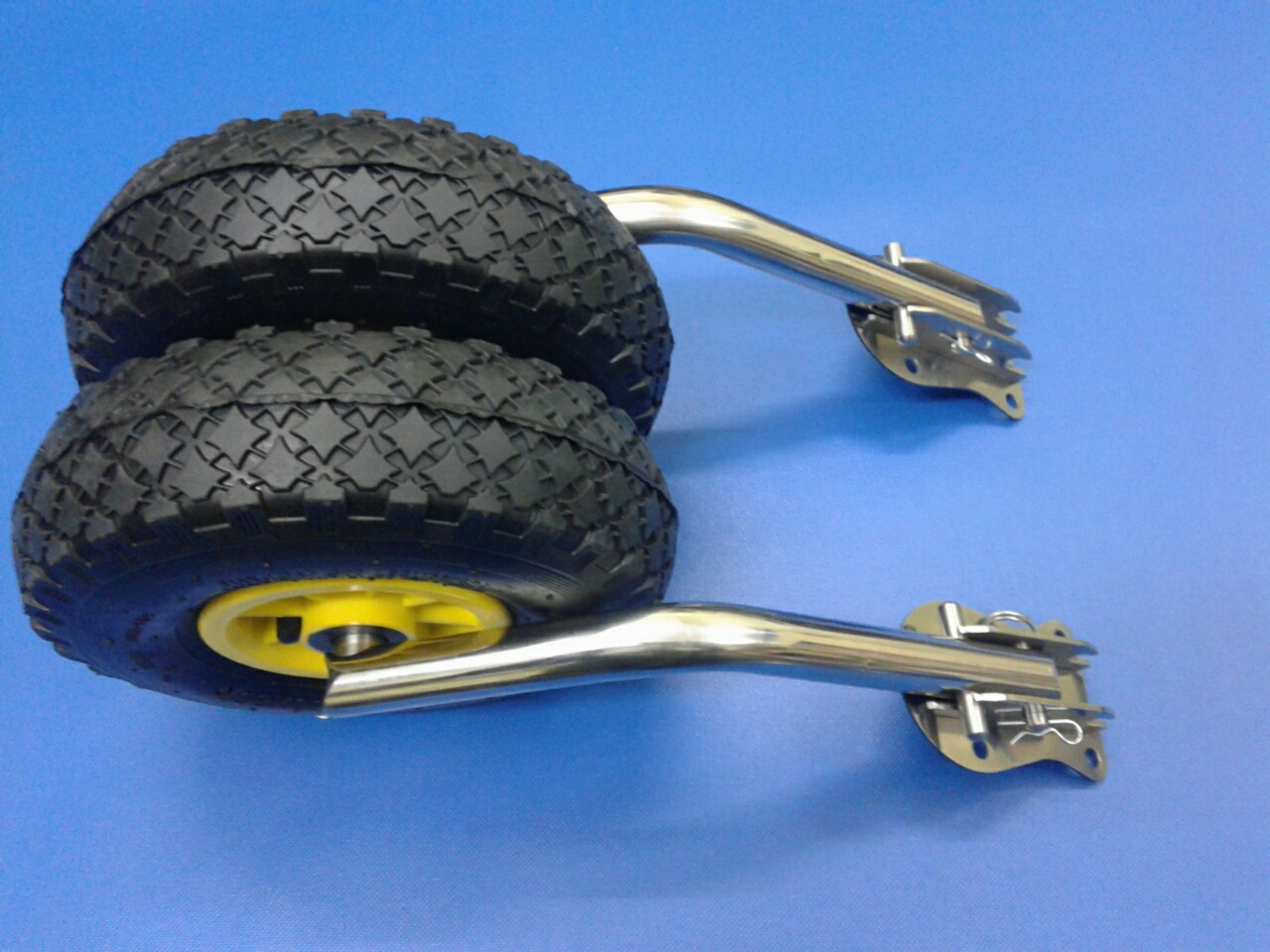 Trantsevyye kolesa avtomat kt3nk usilennyye iz nerzhaveyki