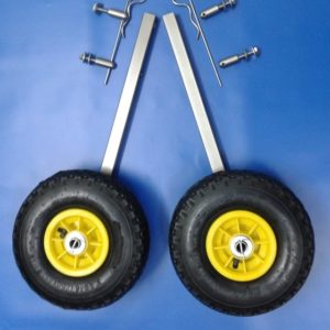 Kolesa trantsevyye dlya pvkh lodki katamarana KT9N na trantsevykh pal'tsakh iz nerzhaveyushchey stali