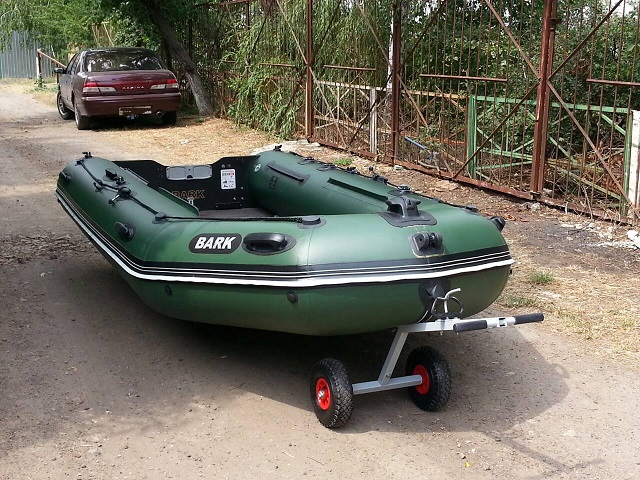 Telezhka dlya transportirovki lodki naduvnoy pvkh TL1