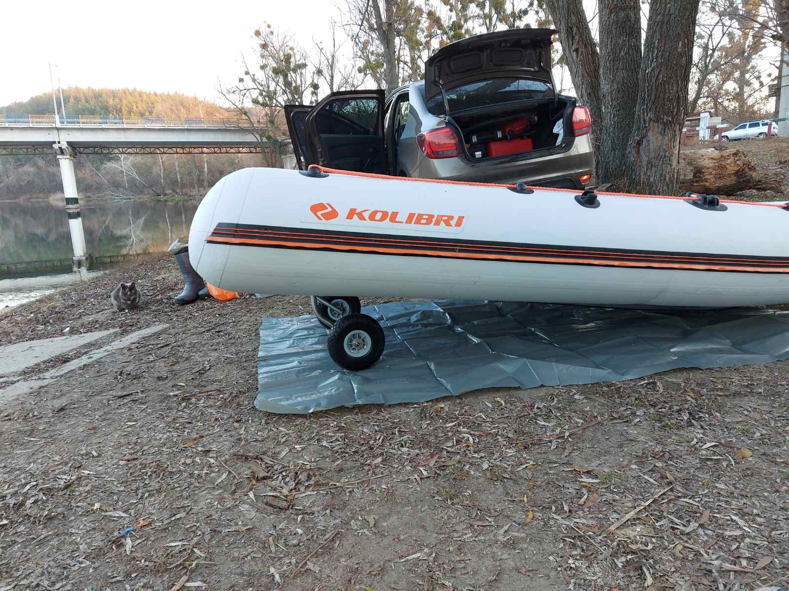 транцеві колеса для човна з інтерцептором КТ3НКІ посилені blank