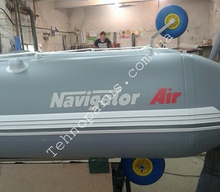 trantsevye-kolesa-dlya-lodok-pvh-s-intertseptorom