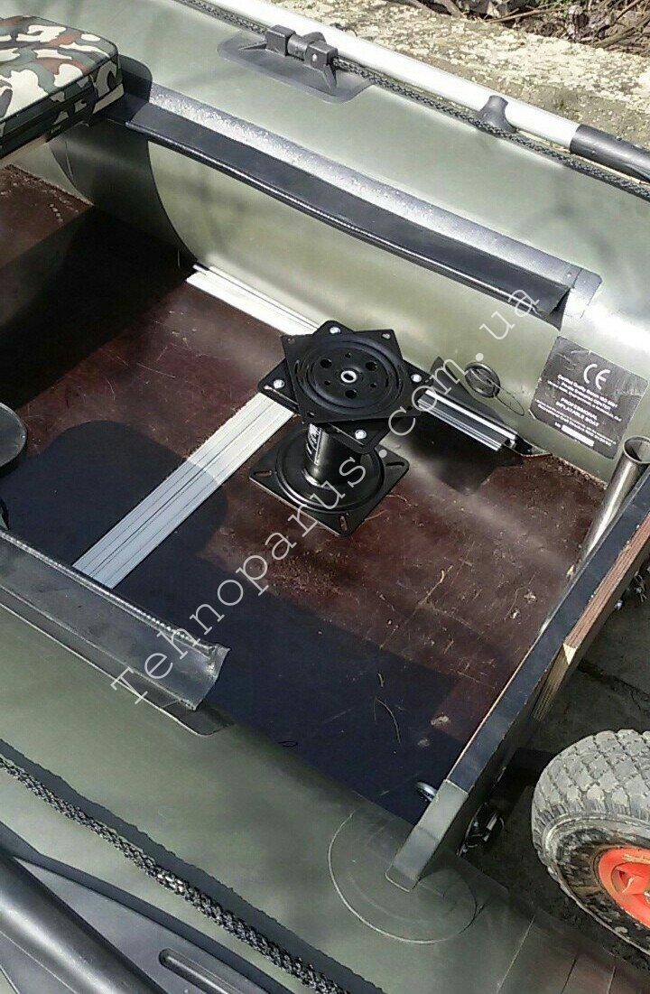 КРЕСЛО В ЛОДКУ ПВХ НА ПОВОРОТНОЙ ПЛАТФОРМЕ