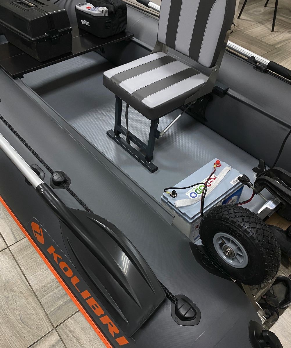 Стійка , опора для кріплення поворотного крісла в човен пвх на лікпаз Soporte de pedestal para fijación de asiento en pvc chaven sobre lacado Tehnoparus