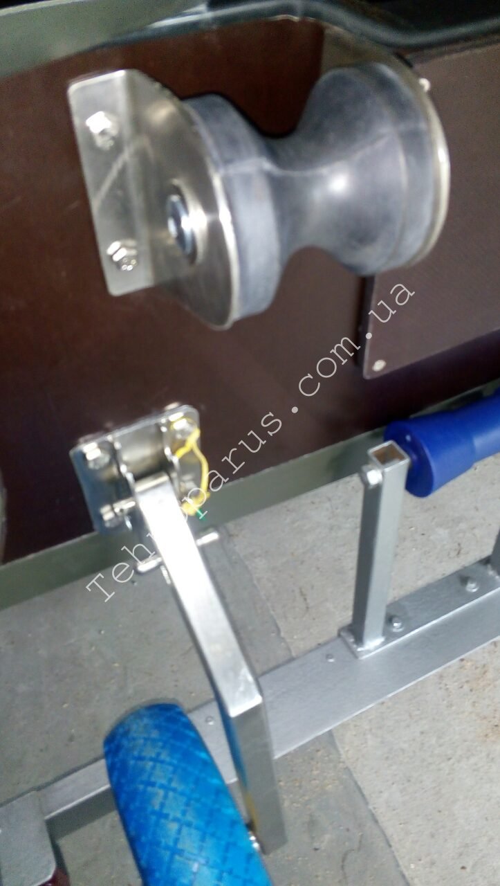 Роульс якорный на ТРАНЕЦ ЛОДКИ