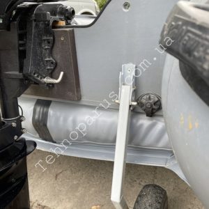 transom wheels kt3 and spoiler in the boat navigator air 330