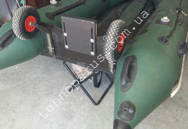 Колеса транцевые на лодке ПВХ