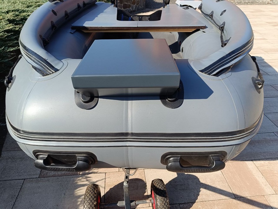 Platforma dlya vstanovlennya elektrolebidky na choven PVKH abo yakorya GPS z alyuminiyu