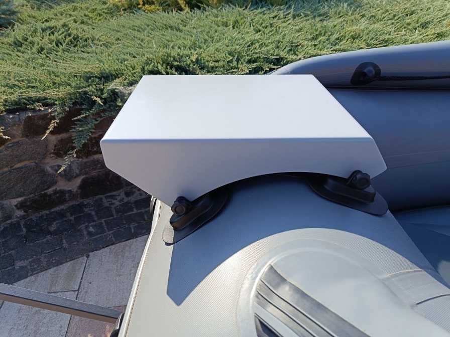 Site for installing an electric winch or a GPS anchor made of aluminum. in the polymer coating is light gray