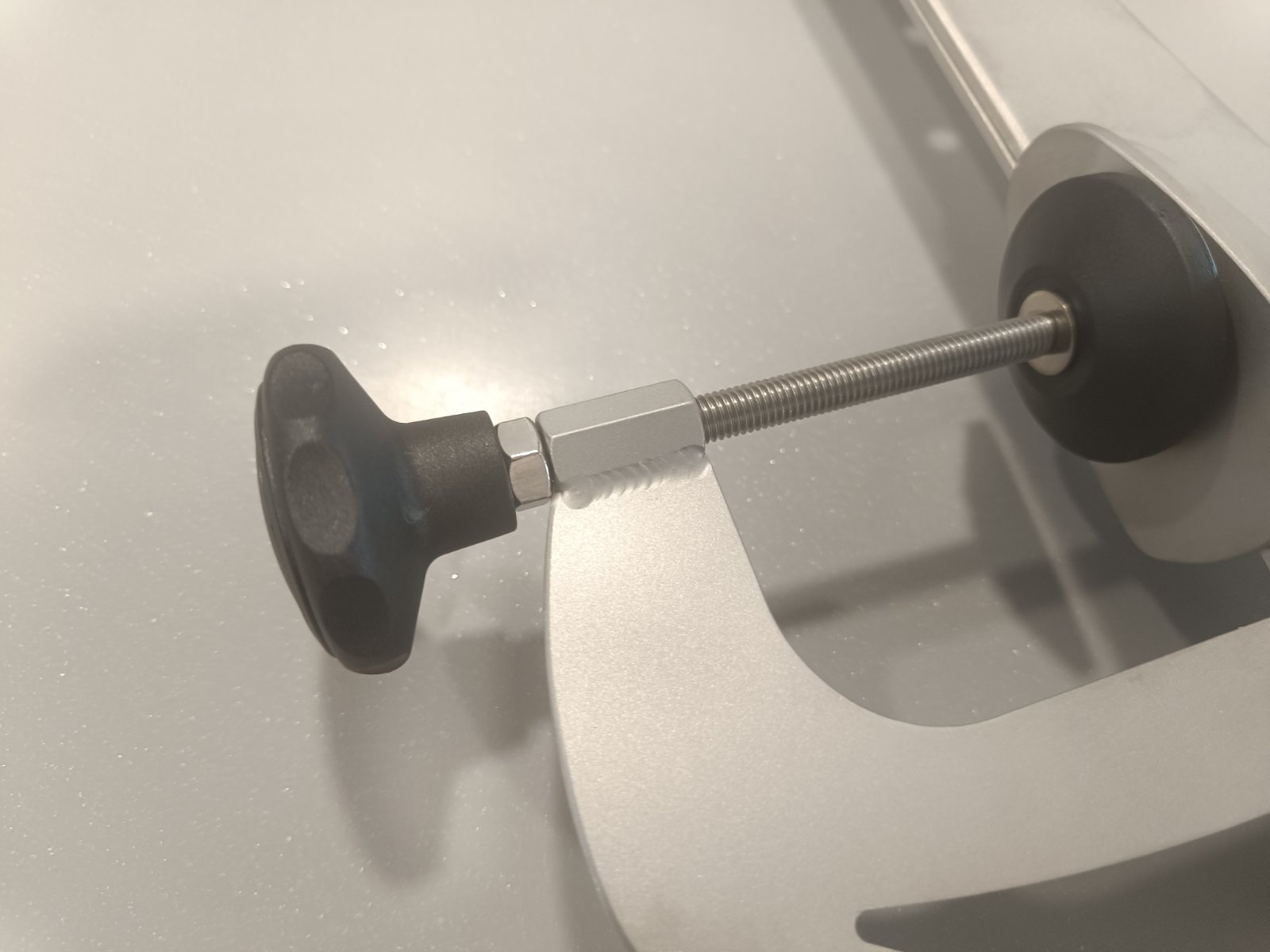 Струбцина поворотно- відкідна БК з нержавіючої сталі для великих та важких датчиків ехолота LLowrance Active Imaging, Active Imaging 3-in-1, Active Imaging 2-in-1, Totalscan, LSS, LSS-2, StructureScan3D. Elite Ti, Elite Ti2, HDS Live,Lowrance EAGLE,Lowrance HD, Humminbird (Хамминбёрд), Lowrance HOOK REVEL Tripleshot, Garmin GT 56,Garmin GT 20,Garmin GT 24,Garmin GT 36,Garmin GT 36, Garmin GT 52,Garmin GT 54 Girevole e morsetto BC pieghevole (senza utilizzare una tasca) + piattaforma in acciaio inox per cercatori di pesci grandi e pesanti LLowrance Active Imaging, Active Imaging 3-in-1, Active Imaging 2-in-1, Totalscan, LSS, LSS-2, StructureScan3D. Elite Ti, Elite Ti2, HDS Live, Lowrance EAGLE, Lowrance HD, Humminbird, Lowrance HOOK REVEL Tripleshot, Garmin GT 56, Garmin GT 20, Garmin GT 24, Garmin GT 36, Garmin GT 36, Garmin GT 52, Garmin GT 54