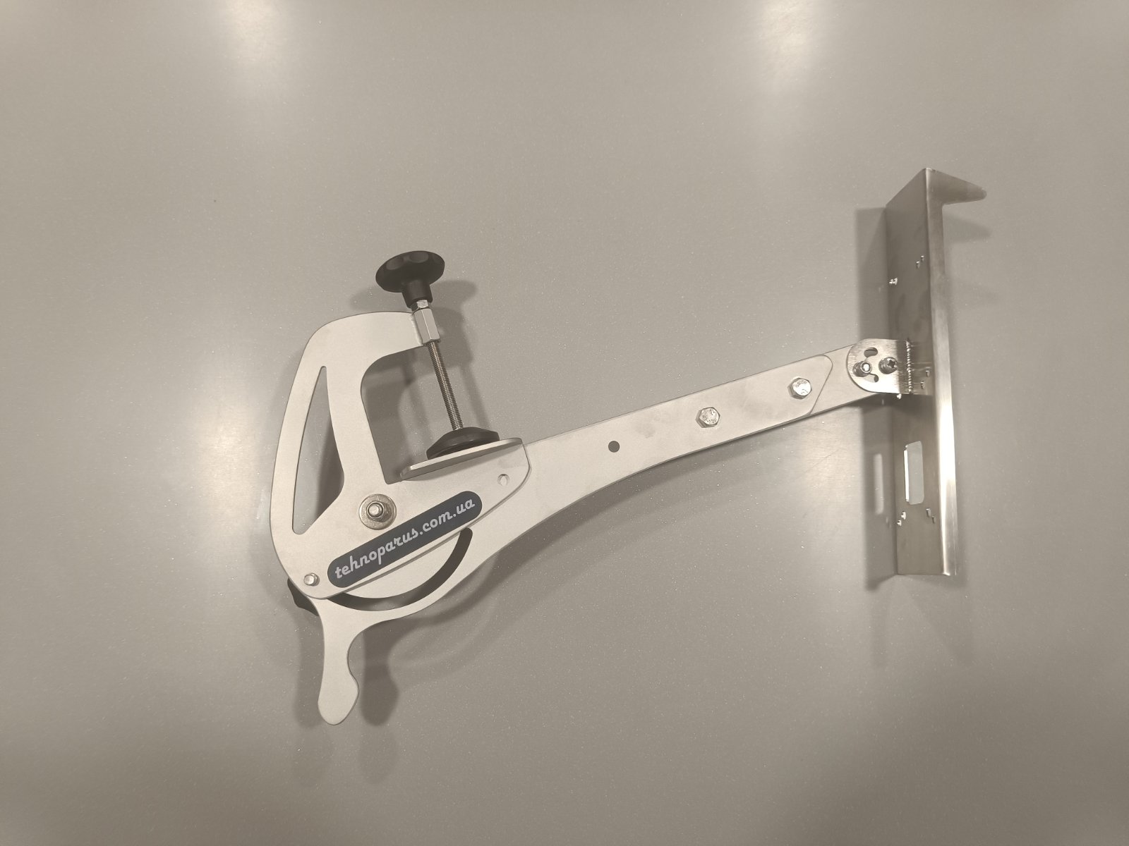 Комплект: Струбцина поворотно- відкідна БК (без використання карману) +платформа з нержавіючої сталі для великих та важких датчиків ехолота LLowrance Active Imaging, Active Imaging 3-in-1, Active Imaging 2-in-1, Totalscan, LSS, LSS-2, StructureScan3D. Elite Ti, Elite Ti2, HDS Live,Lowrance EAGLE,Lowrance HD, Humminbird (Хамминбёрд), Lowrance HOOK REVEL Tripleshot, Garmin GT 56,Garmin GT 20,Garmin GT 24,Garmin GT 36,Garmin GT 36, Garmin GT 52,Garmin GT 54 Nerūdijančio plieno platforma dideliems ir sunkiems žuvų ieškiklių jutikliams LLowrance Active Imaging, Active Imaging 3-in-1, Active Imaging 2-in-1, Totalscan, LSS, LSS-2, StructureScan3D. Elite Ti, Elite Ti2, HDS Live, Lowrance EAGLE, Lowrance HD, Humminbird, Lowrance HOOK REVEL Tripleshot, Garmin GT 56, Garmin GT 56, Garmin GT 20, Garmin GT 24, Garmin GT 36, Garmin GT 36, Garmin GT 52, Garmin GT 54