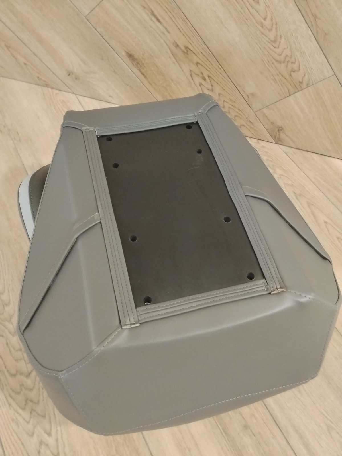 Кресло в надувную лодку от Технопарус A chair for an inflatable boat from Technoparus, a swivel chair for a PVC boat, a folding chair for the boat's lip, a chair with a high and comfortable back